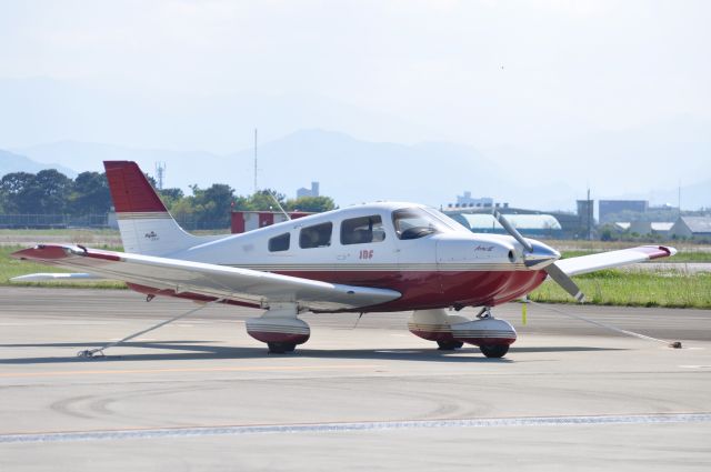 Piper Cherokee (JA202V)