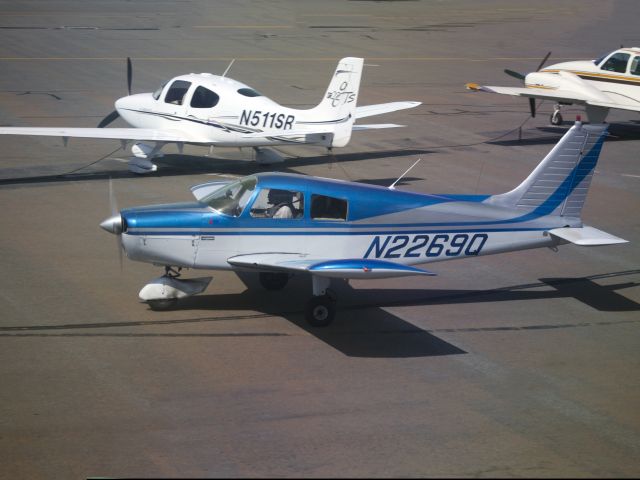 Piper Cherokee (N2269Q)