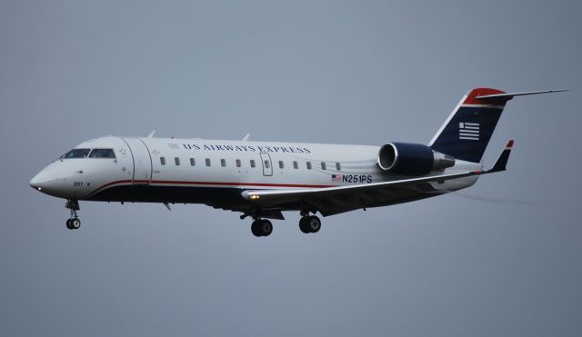 Canadair Regional Jet CRJ-200 (N251PS) - On final for runway 18L - 10/23/09