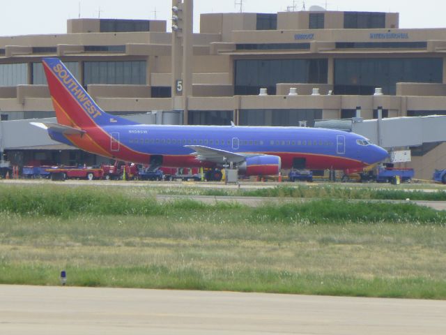 BOEING 737-300 (N658SW)