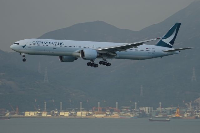 BOEING 777-300ER (B-KPM)