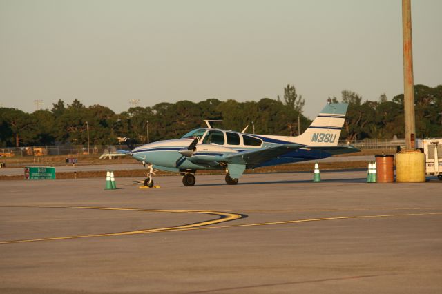 Beechcraft 55 Baron (N3SU)