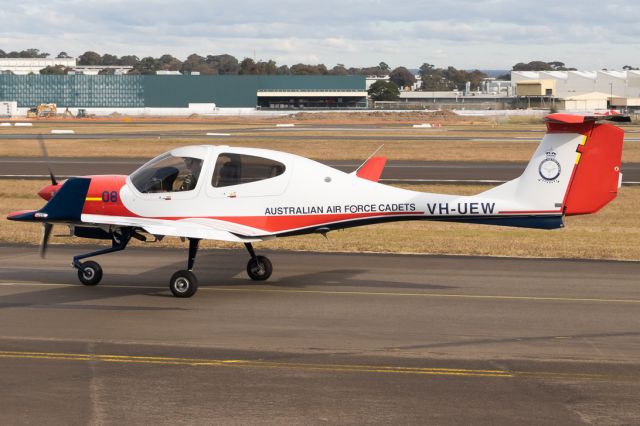 Diamond Star (VH-UEW)