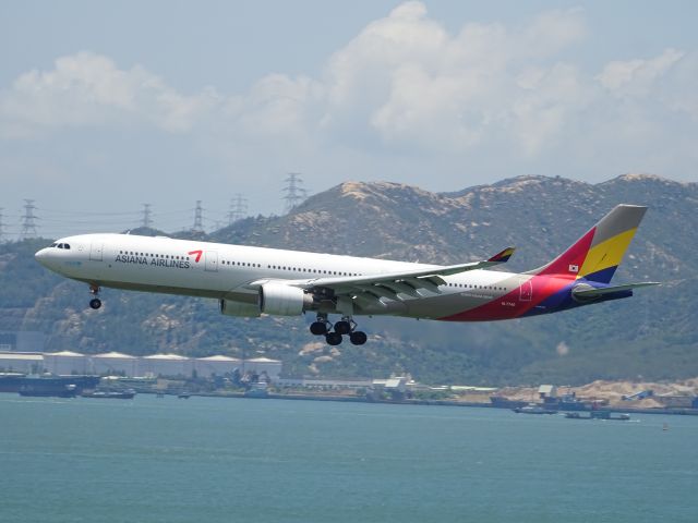 Airbus A330-300 (HL7740)