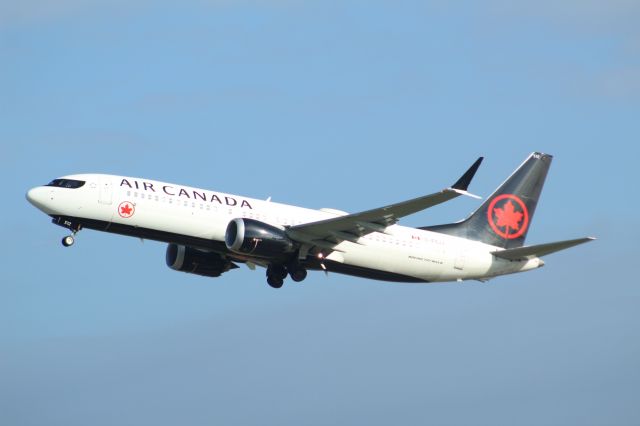 Boeing 737 MAX 8 (C-FSJJ) - An Air Canada B737 MAX 8 taking off from LHR on runway 27L.br /br /Location: Heathrow T5 Planespotting Point.br /Date: 12.10.22 (dd/mm/yy).