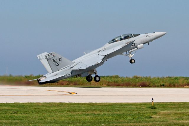 McDonnell Douglas FA-18 Hornet (16-5797) - A US Navy F/A-18F Super Hornet, 165797/AD-213, cn 1525/F023, from VFA-106 Super Hornet Tac Demo Team, NAS Oceana, VA, pushing through the atmosphere at the 2008 Cleveland National Air Show on 30 Aug 2008.