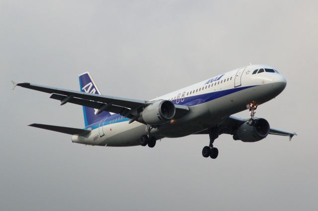 Airbus A320 (JA8947) - Airbus A320-211