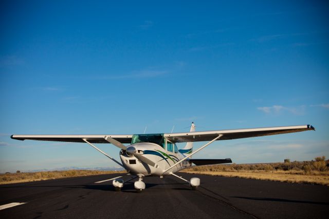 Cessna Skylane (N21328)