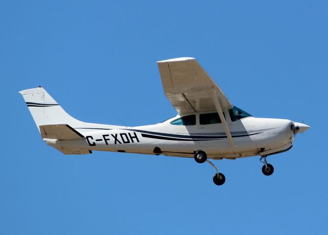 Cessna Skylane (C-FXDH)