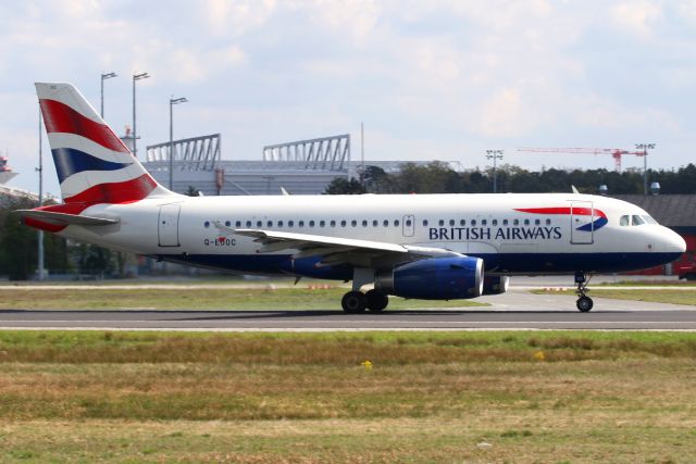 Airbus A319 (G-EUOC)