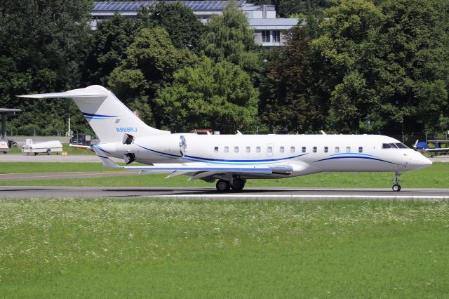 Bombardier Global 5000 (N989RJ)