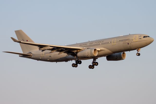 Airbus A330-200 (ZZ-335)