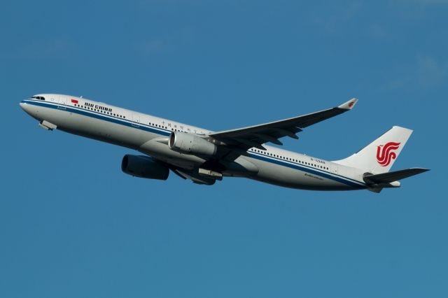 Airbus A330-300 (B-5948)