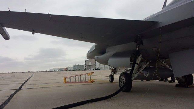 Lockheed F-16 Fighting Falcon — - Fuel stop.