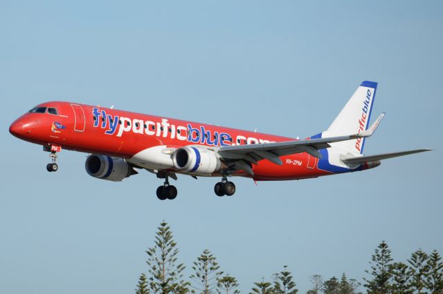 Embraer ERJ-190 (VH-ZPM) - On short finals for runway 05. Wednesday, 21st May 2014.