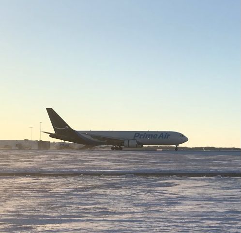 BOEING 767-300 (N1013A) - Runway 1 arrival! 1/2/22.