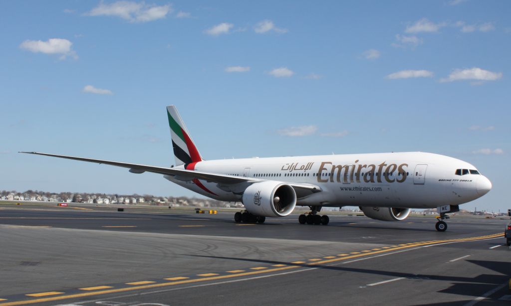 BOEING 777-200LR (A6-EWE)