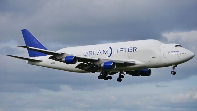 Boeing 747-400 (N718BA) - GTI4351 from KCHS on final to Rwy 16R on 5/16/14. (LN:932 / cn 27042).