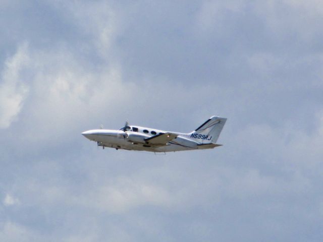 Cessna 421 (N599RJ)