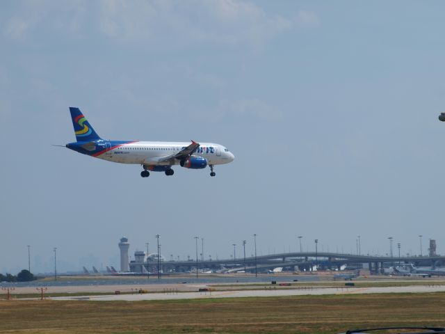 Airbus A320 (N616NK)