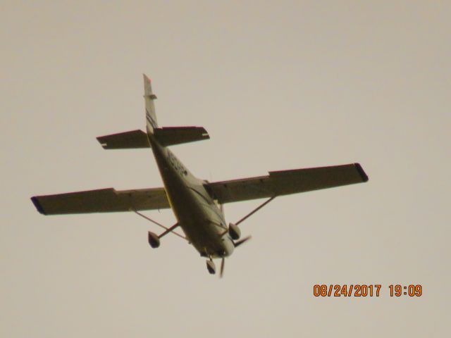 Cessna Skylane (N90HP) - Oklahoma High Patrol on a manhunt over Southeast Kansas.