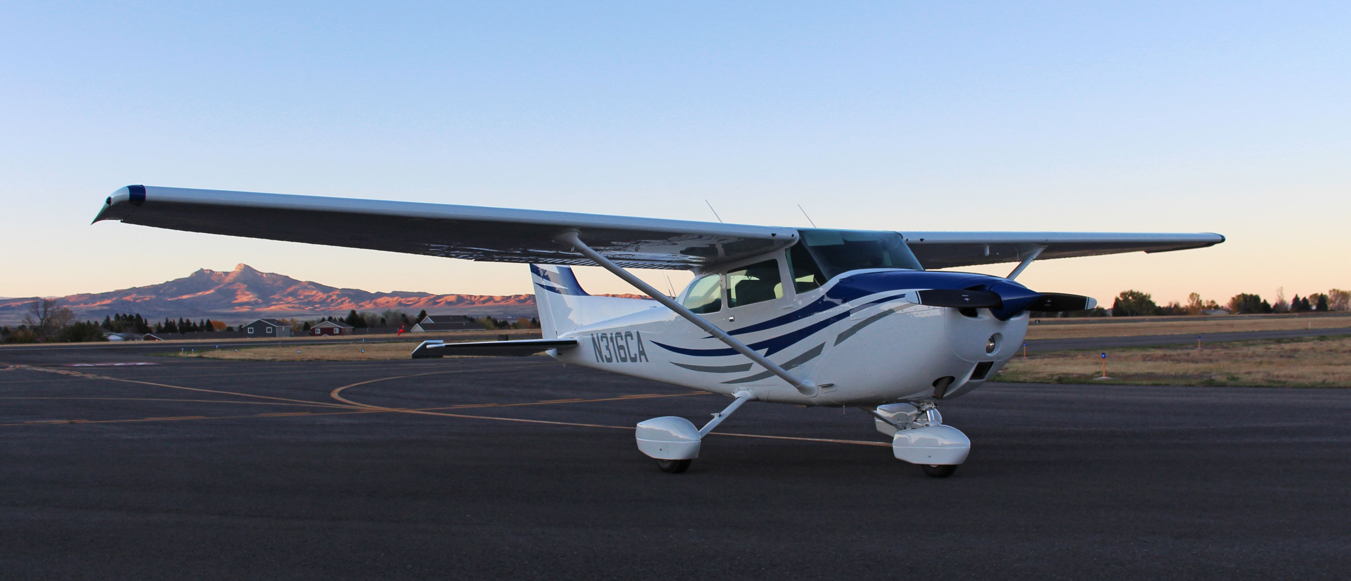 Cessna Skyhawk (N316CA)