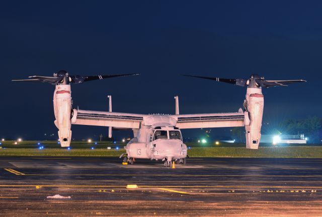 Bell V-22 Osprey — - Seen at KHGR on 4/25/2010.      a href=http://discussions.flightaware.com/profile.php?mode=viewprofile&u=269247  [ concord977 profile ]/a