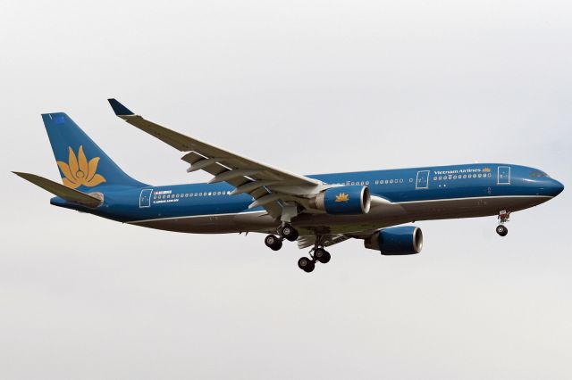 Airbus A330-200 (HB-IQP)