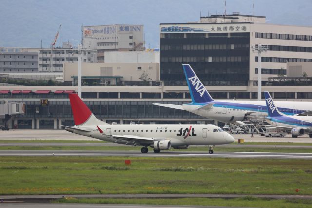 Embraer 170/175 (JA215J)