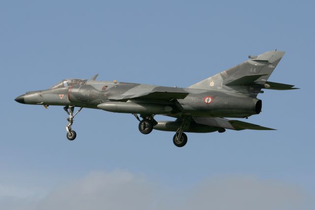 FNY44 — - French Naval Aviation Dassault Super Etendard M (SEM), Short approach rwy 26, Landivisiau Naval Air Base (LFRJ)