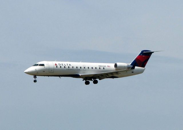 Canadair Regional Jet CRJ-200 (N851AS) - Arriving at Shreveport Regional from Atlanta.