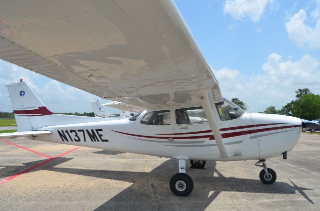 Cessna Skyhawk (N137ME) - Taken during the Pearland Airport open house and BBQ fly-in.