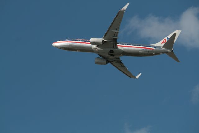 Boeing 737-800 (N874NN)