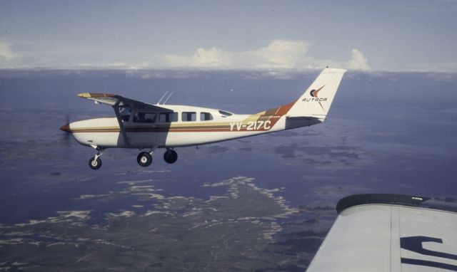 Cessna T207 Turbo Stationair 8 (YV217C) - Scanned old slides of my dad. br /Tourist sightseeing flights in Venezuela. Aircraft crashed on October 2006, damaged beyond repair, No fatalities. 