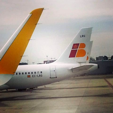 Airbus A320 (EC-LZN) - Iberia A320 EC-LRG next to our Gate.