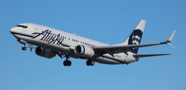 Boeing 737-700 (N528AS) - On Final 30 L,  08-29-2016