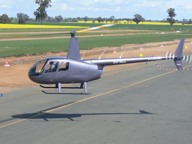 Robinson R-44 (VH-RCL)