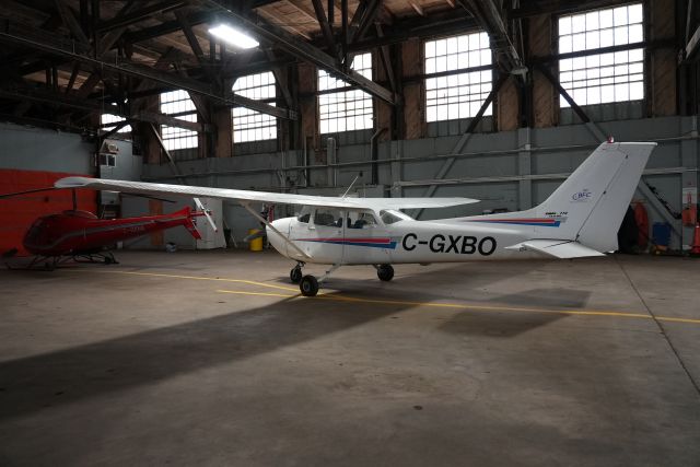 Cessna Skyhawk (C-GXBO) - BRANDON FLIGHT CENTRE