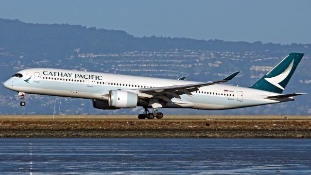 Airbus A350-900 (B-LRV)