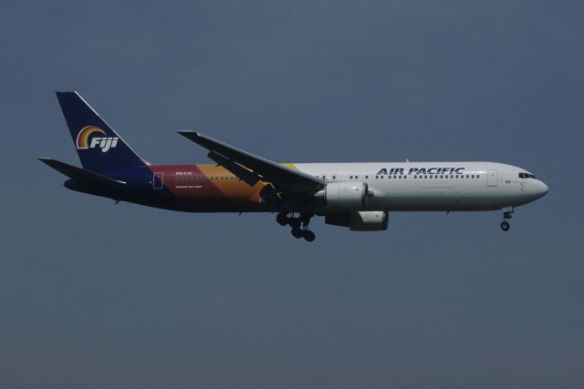 BOEING 767-300 (DQ-FJC) - Final Approach to Narita Intl Airport Rwy16R on 1998/04/30