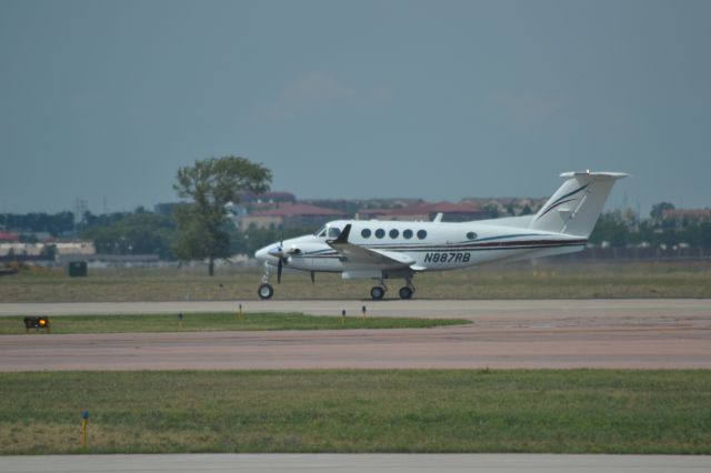 Beechcraft Super King Air 200 (N887RB) - 6-25-2012