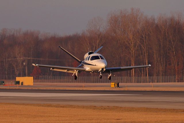 Cirrus Vision SF50 (N19ZC) - Another sighting of this sharp-looking Cirrus SF50 VisionJet this morning under better skies, 2 Mar 2022.