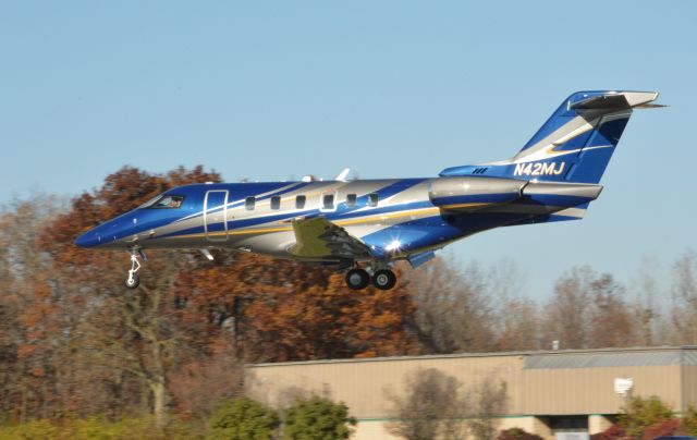 Pilatus PC-24 (N42MJ) - a rare occurrence of a turbine powered aircraft at SMD! PC-24 landing on RWY 23