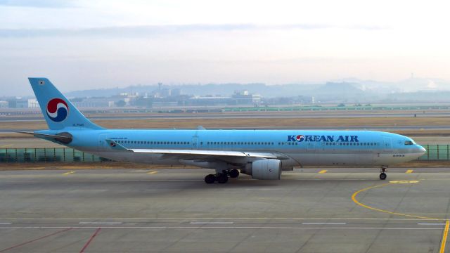 Airbus A330-300 (HL7540) - Korean Air Airbus A330-322 HL7540 in Seoul