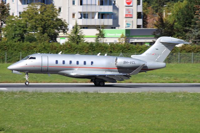 Canadair Challenger 350 (9H-VCL)