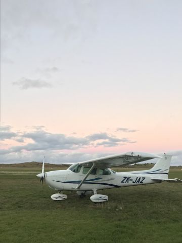 Cessna Skyhawk (ZK-JAZ) - Pilot School