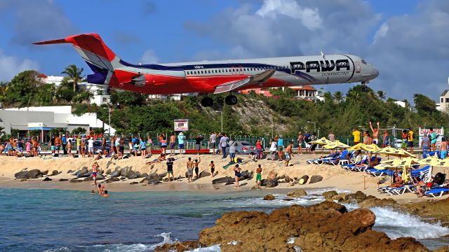 McDonnell Douglas MD-82 (HI914) - 11/12/2015. Over Maho Beach.