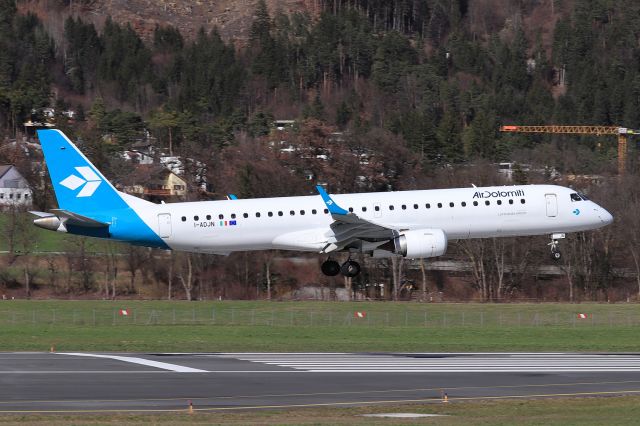 Embraer ERJ-190 (I-ADJN)