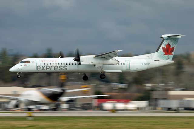 de Havilland Dash 8-400 (C-GGBF)