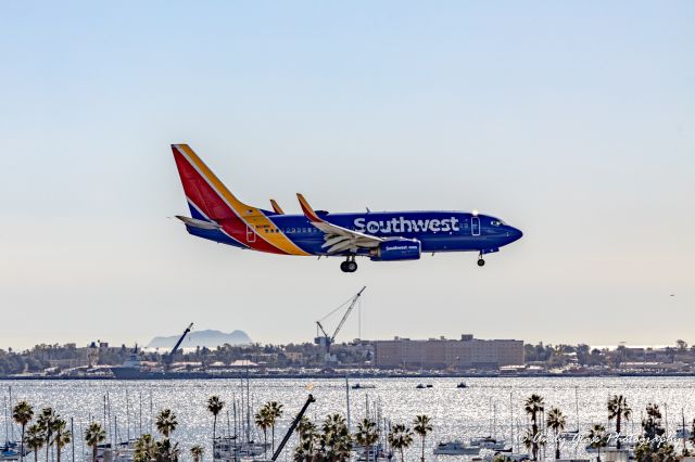 Boeing 737-700 (N211WN)